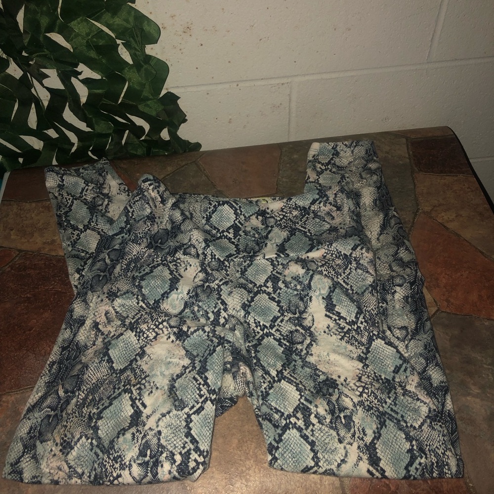 No Boundaries Snake Print Leggings